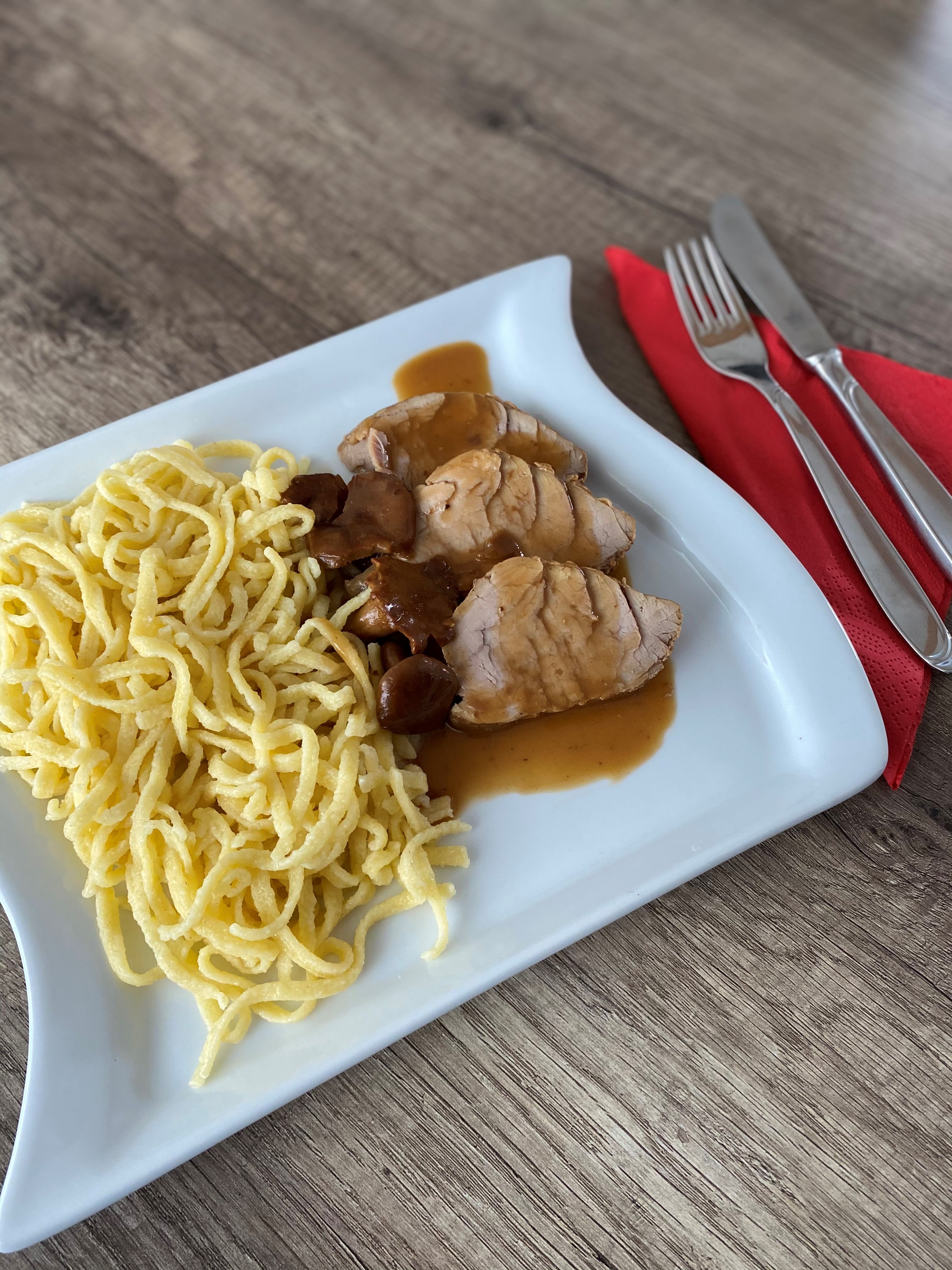 Schweinefilet in Pfifferling-Rahmsoße