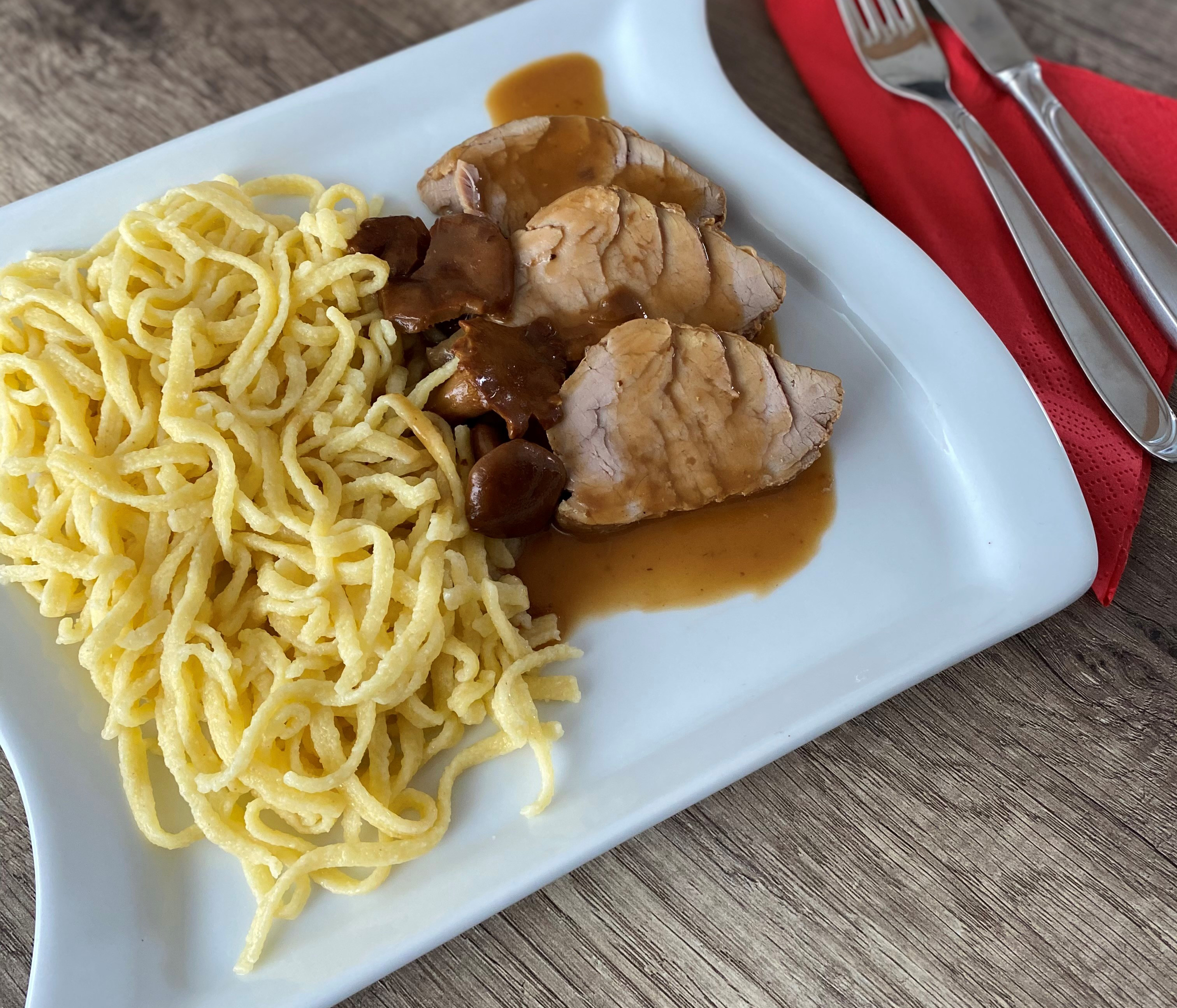 Schweinefilet in Pfifferling-Rahmsoße Schweinefilet in Pfifferling-Rahmsoße
