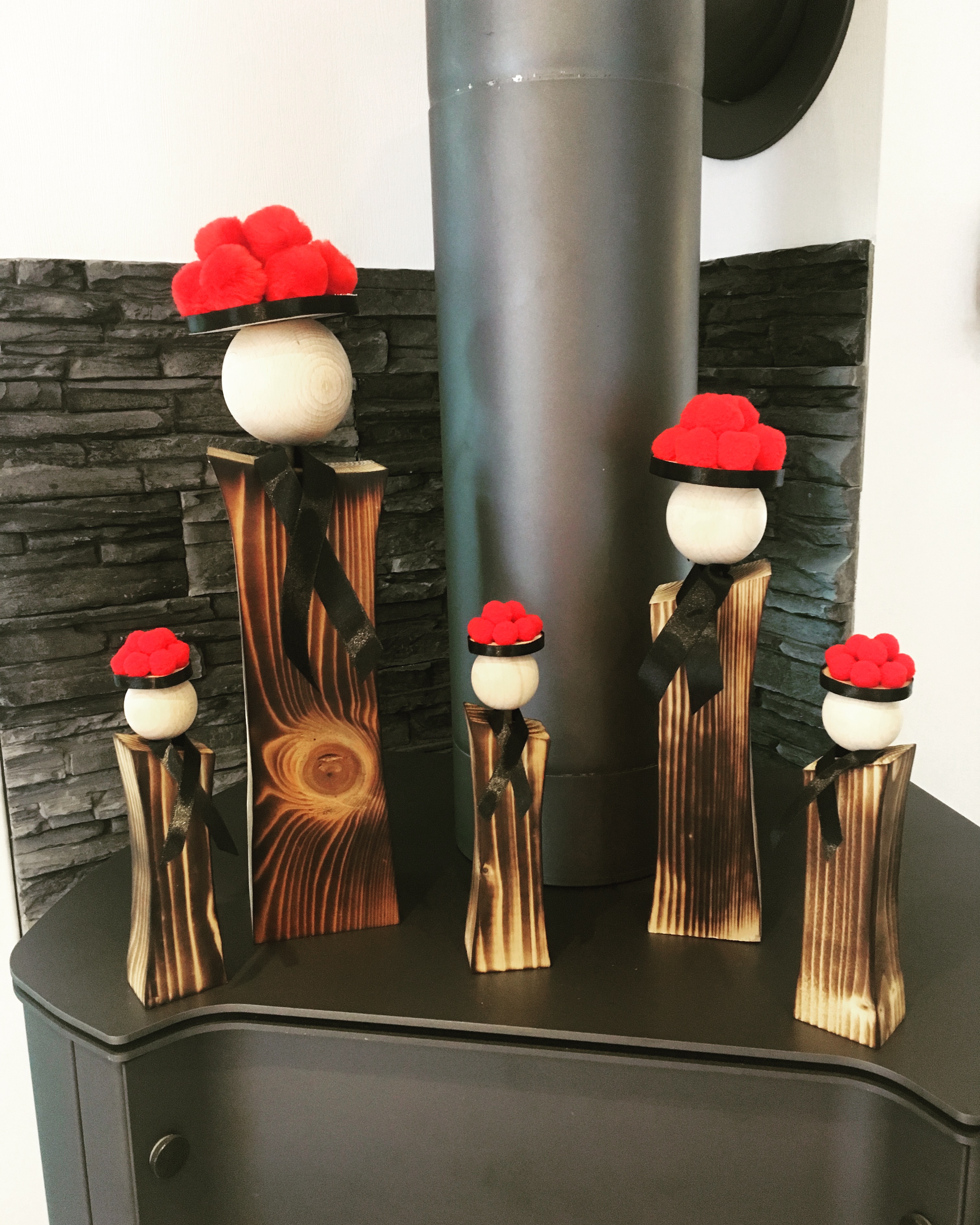 Schwarzwald-Mädel aus Holz Schwarzwald-Mädel aus Holz
